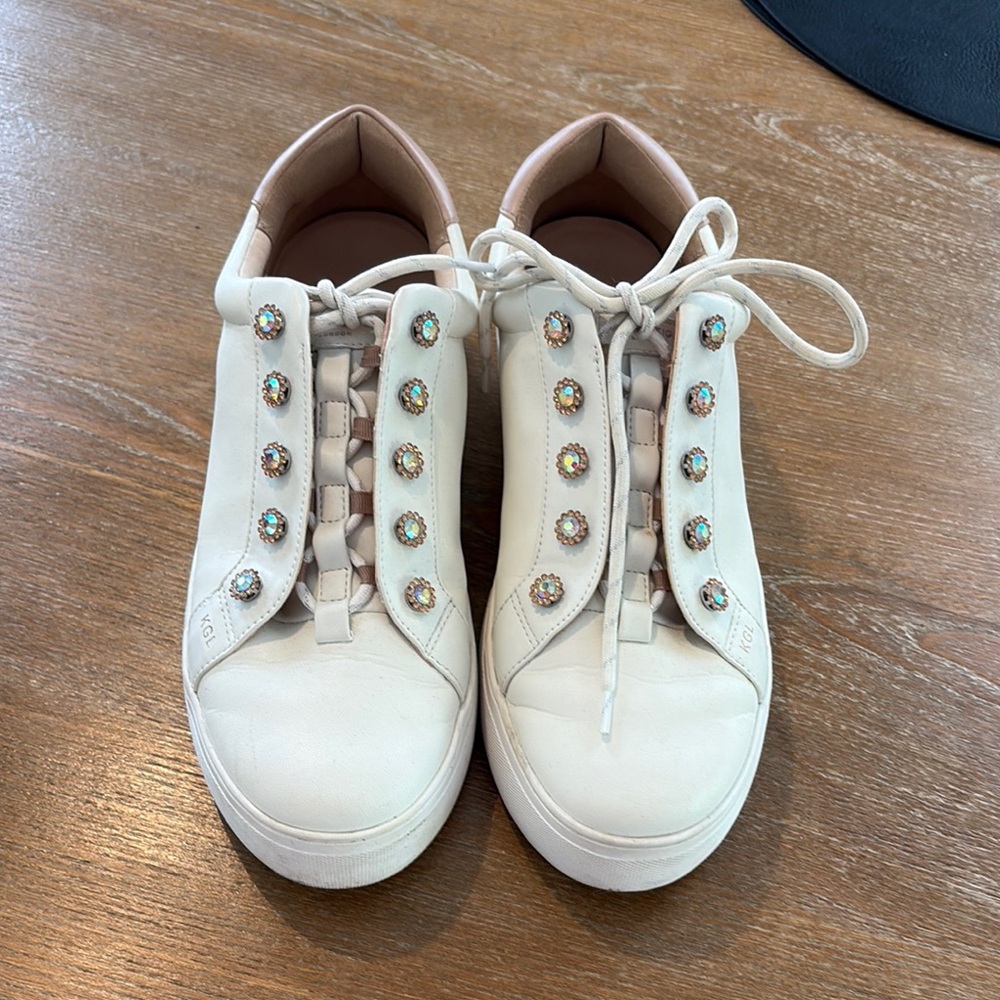 Kurt Geiger Cream Low-Top Sneakers with Textured Canvas